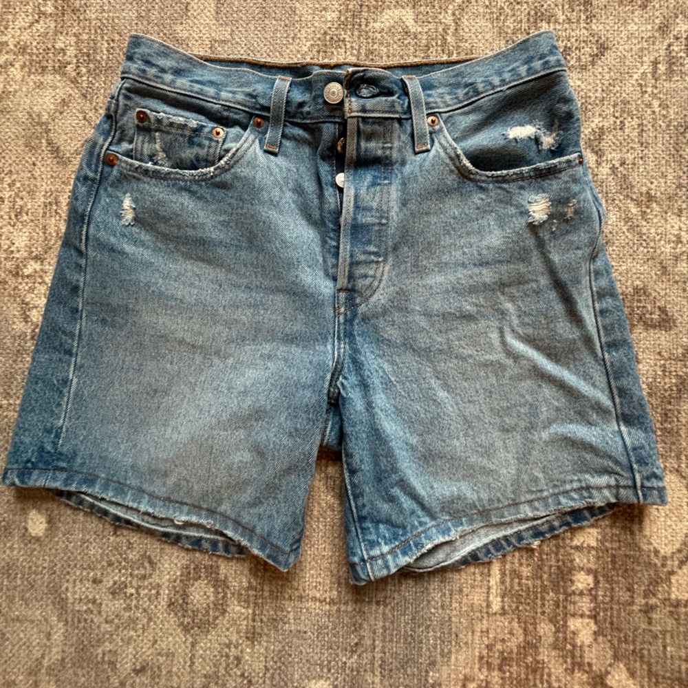 Levi's Women's 501 Mid Thigh Short